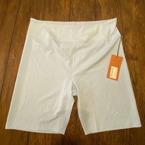 Girlfriend Collective NEW Light Powder Blue High Rise Biker Shorts Size 4XL C5 - Picture 1 of 3